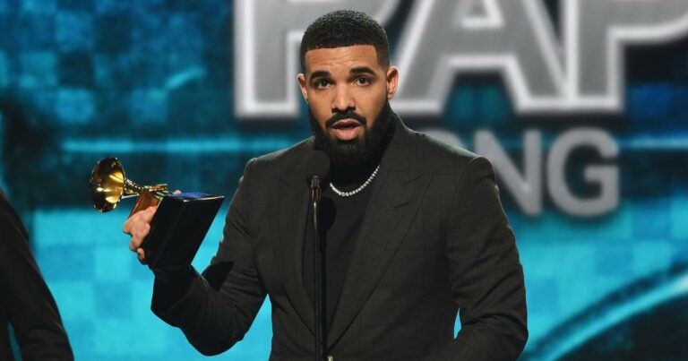 Erinnern Sie sich, als Drake die Grammys bei der Show disse? Nun, er hat seine Nominierungen für 2022 zurückgezogen