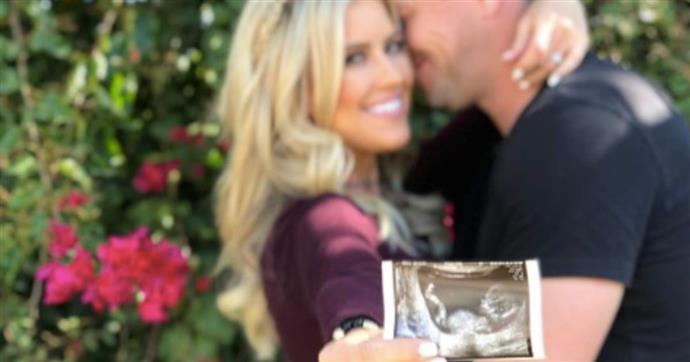 Baby An Bord Christina Anstead Von Hgtv Ist Offiziell Schwanger Mit Ihrem 3 Kind Die Besten Tipps Fur Unterhaltung Mode Beauty Fitness Und Essen Und Die Moglichkeit Alles An Einem Ort Einzukaufen